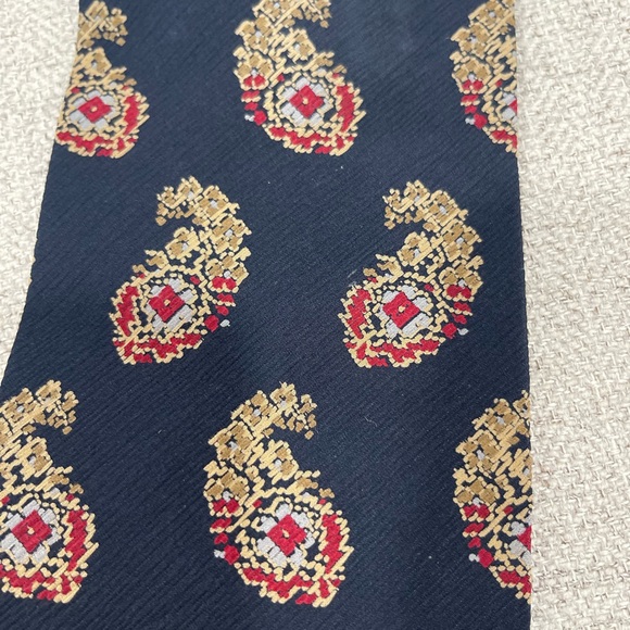Giorgio Armani Mens Silk Tie Pre-owned - Picture 2 of 5